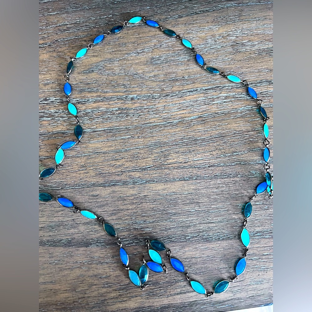Long blue necklace